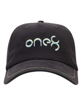  baseball cap with embroidered branding