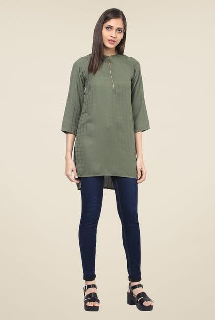 109 f olive checks tunic