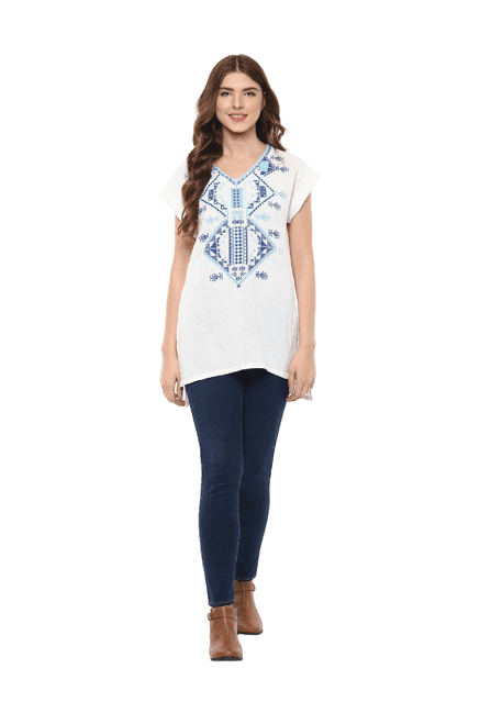 109f white embroidered top