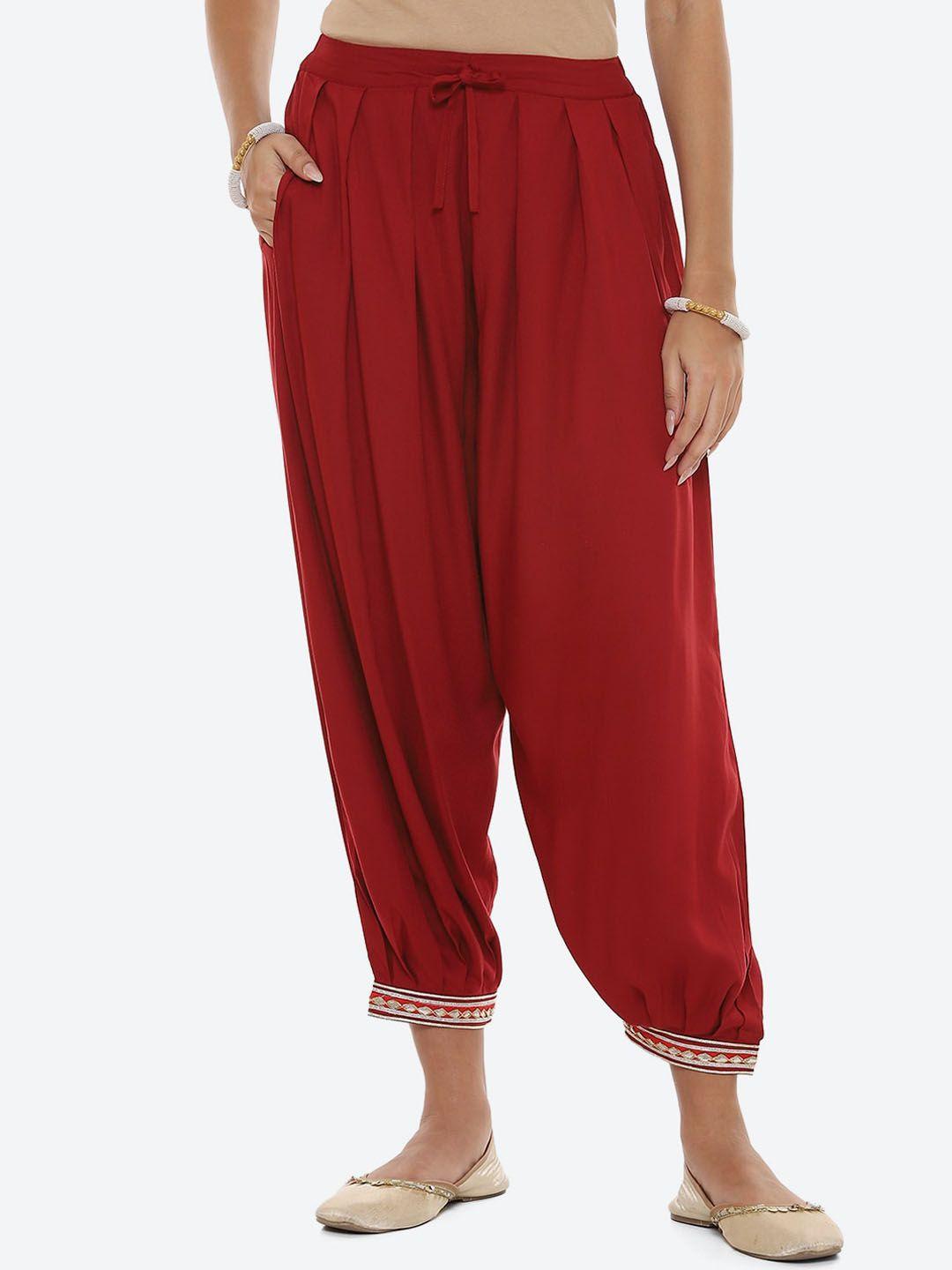 2bme women mid rise straight fit pleated patiala