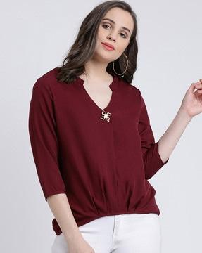 3/4th sleeves top with metal accent