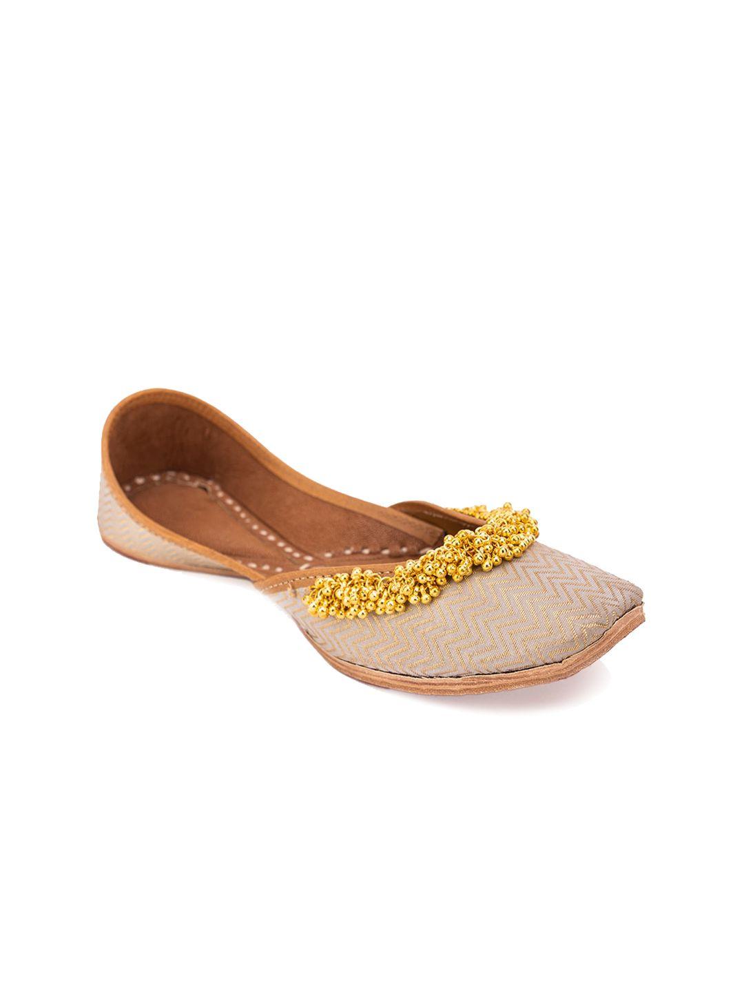 5 elements embellished round toe fabric mojaris