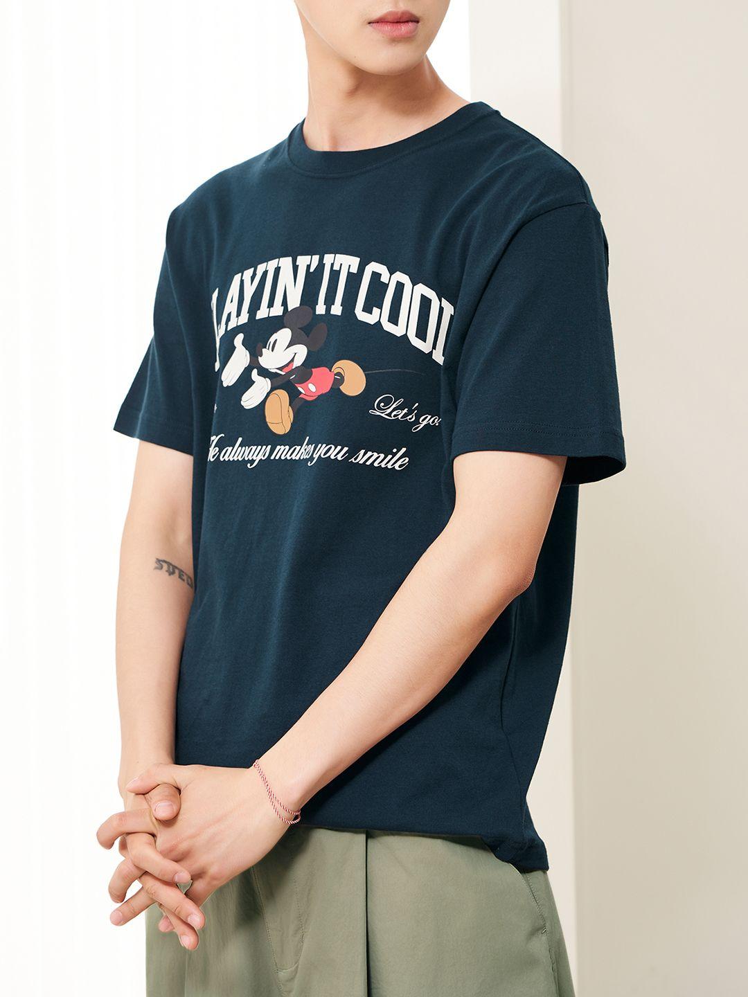 8seconds men navy blue mickey mouse printed drop-shoulder sleeves pure cotton t-shirt