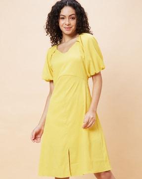 a-line dress with puff-sleeves