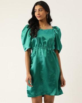 a-line dress with puffed-sleeves