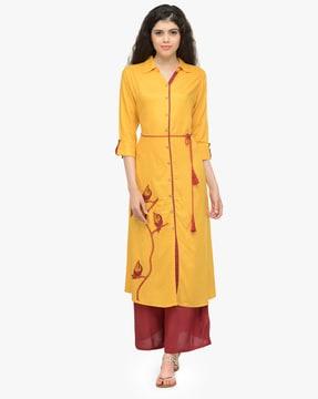 a-line kurta with embroidery accent