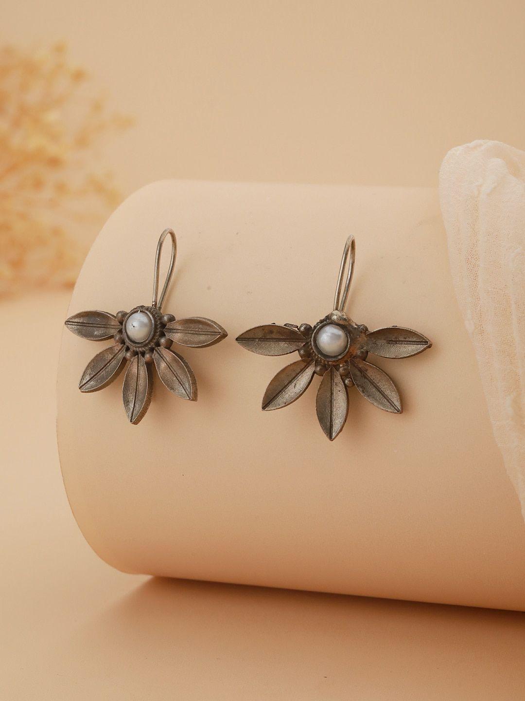 aadvik designs silver-toned contemporary hoop earrings
