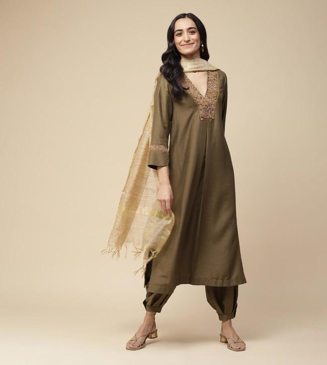 aarke ritu kumar olive embroidered kurta with pant and dupatta