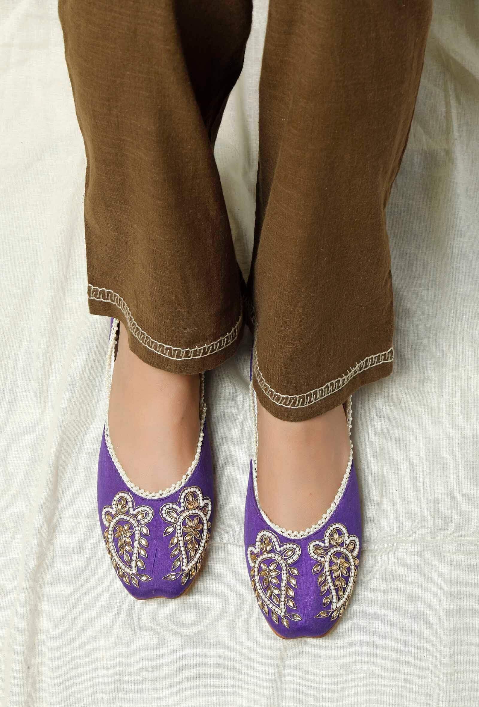 aarzoo purple raw silk zardozi juttis