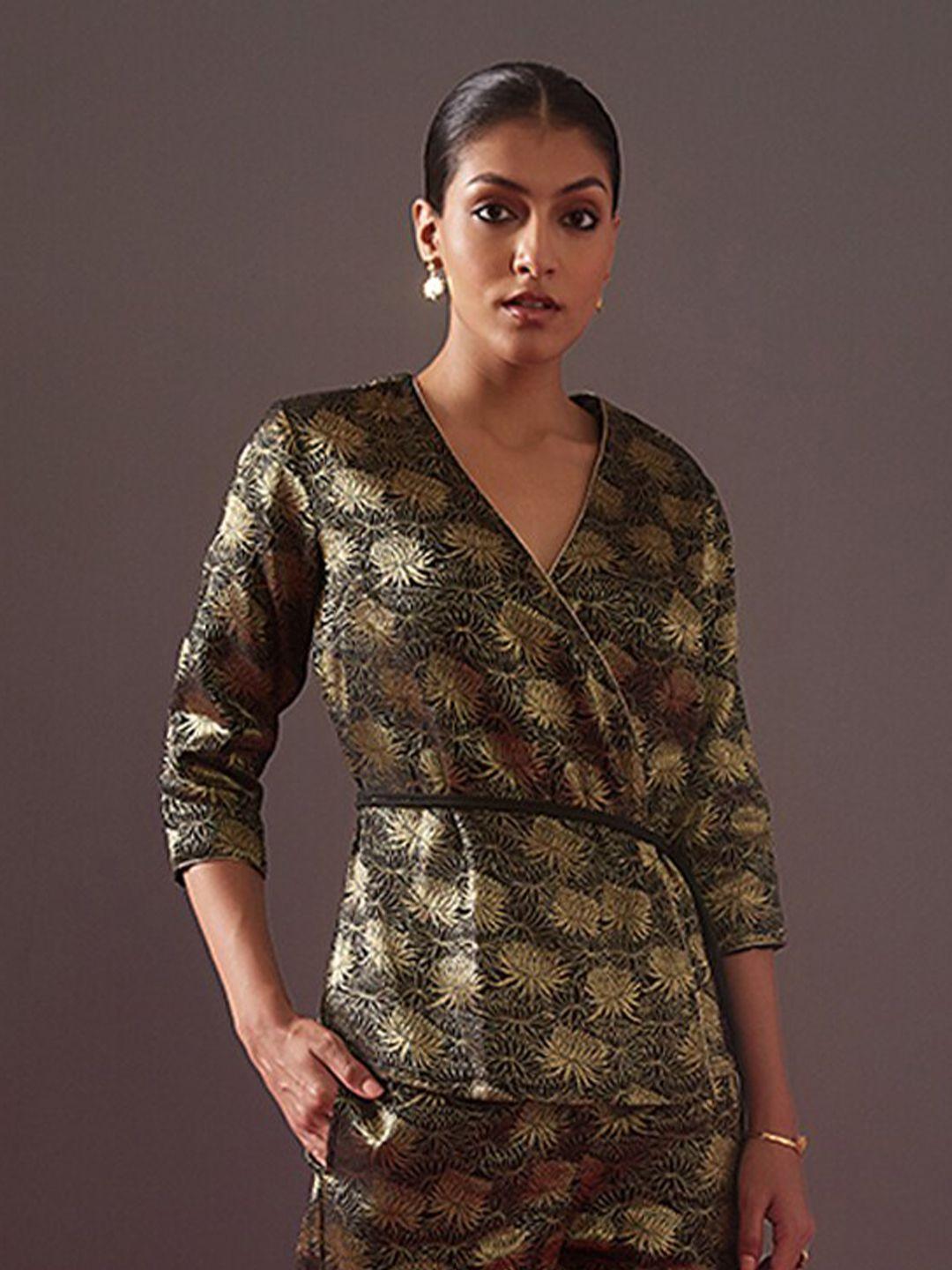 abhishti women black & gold toned banarasi top