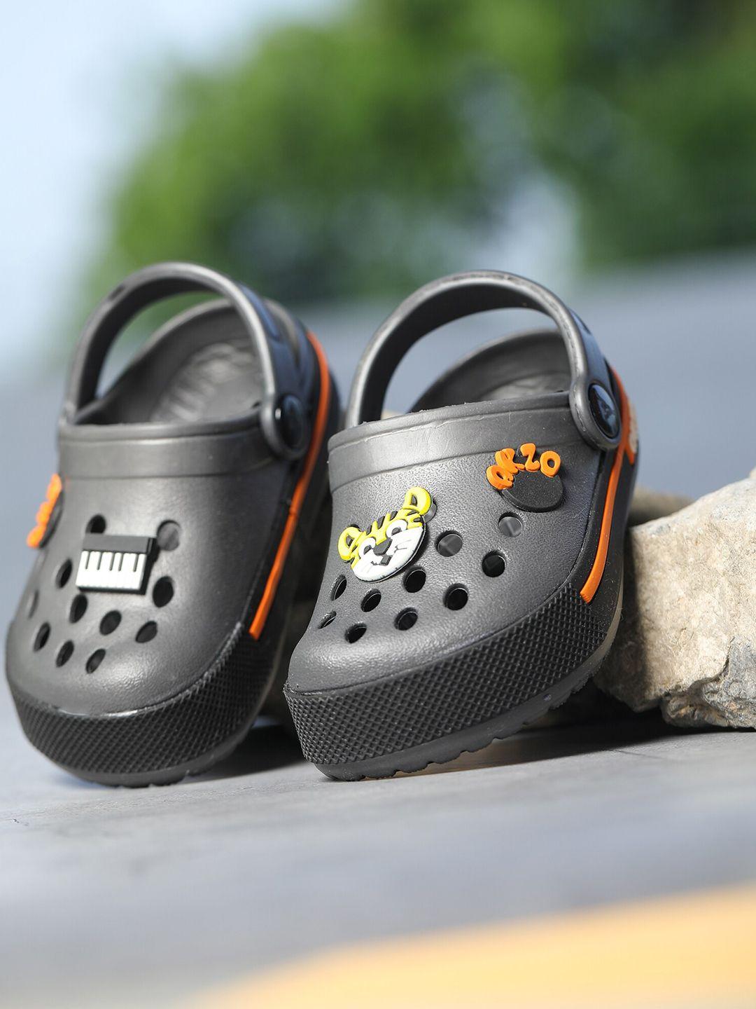 abros unisex kids grey & orange printed rubber clogs