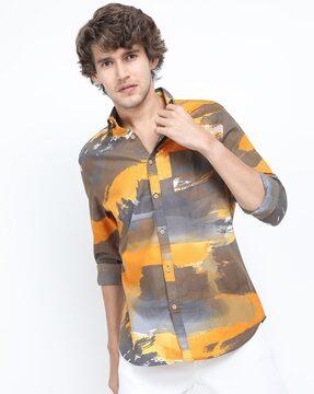 abstract print slim fit shirt with patch pocket