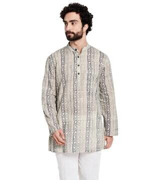 abstract print mandarin-neck short kurta