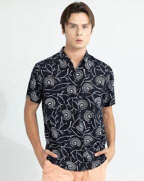 abstract print regular fit polo t-shirt