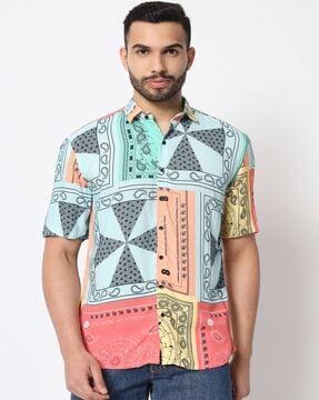 abstract print regular fit shirt