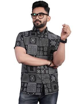 abstract print shirt with spread collar