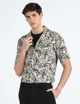 abstract print short sleeve shirt