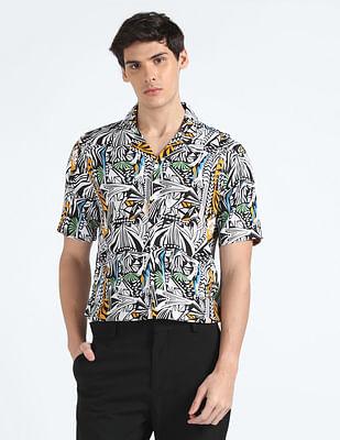 abstract print short sleeve shirt