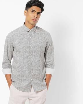 abstract print slim fit shirt with patch pocket