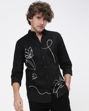 abstract print slim shirt with spread collar