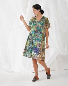 abstract print v-neck dress