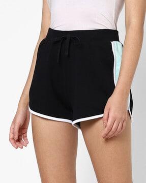 activewear shorts with drawstrings