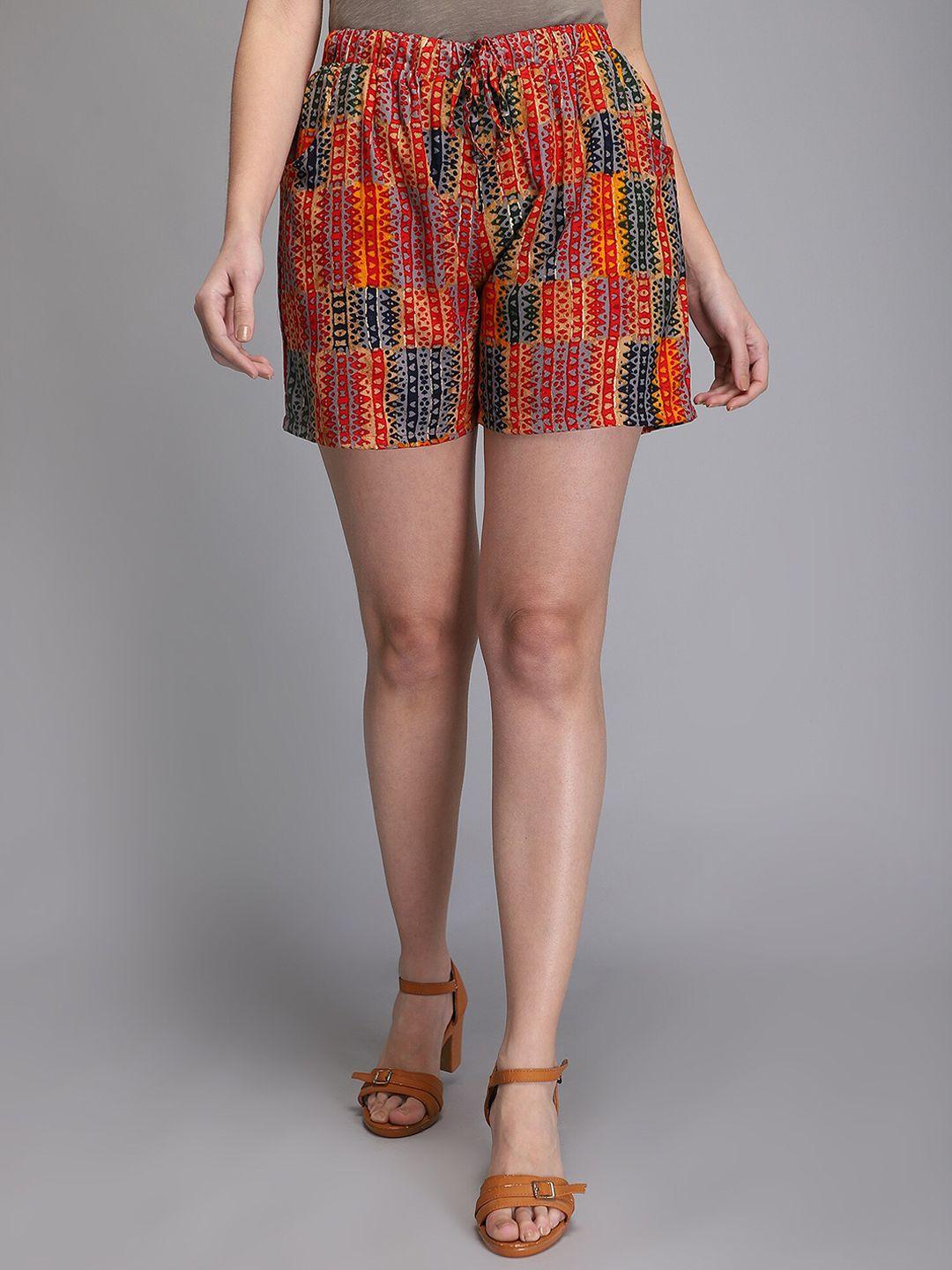 aditi-wasan-women-geometric-printed-mid-rise-shorts