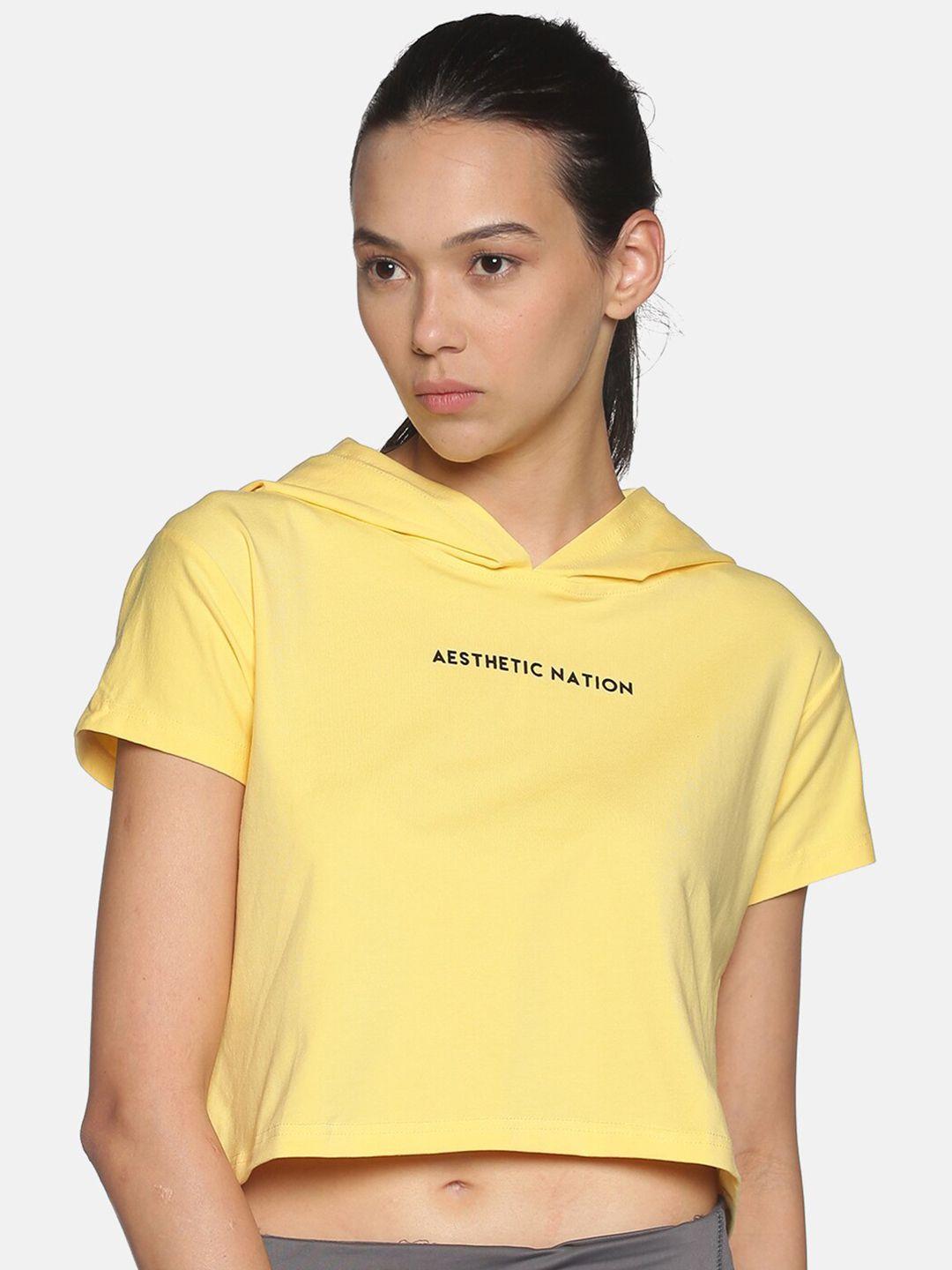 aesthetic nation women yellow & black printed hooded t-shirt