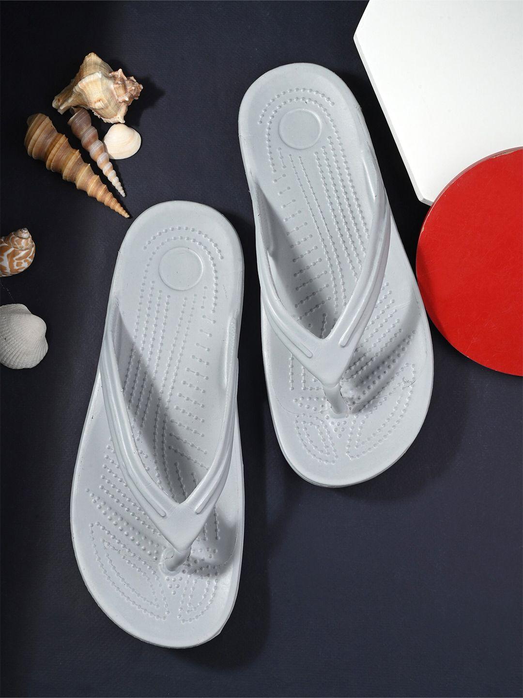 afrojack men self design croslite thong flip-flops