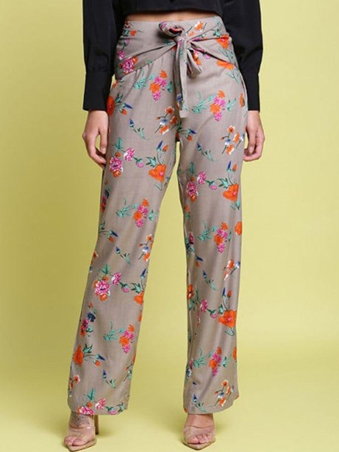 aila women floral printed straight fit trousers