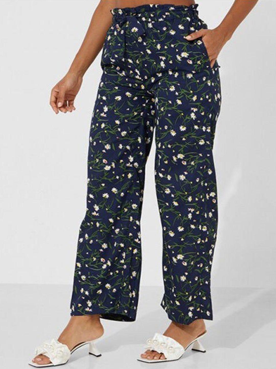 aila women floral printed mid rise trousers