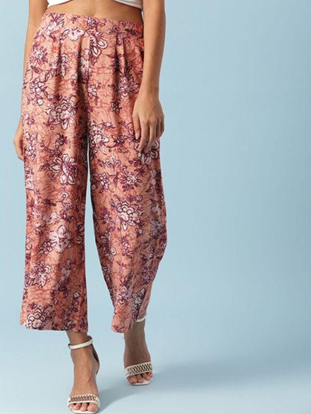 aila women floral printed mid rise trousers