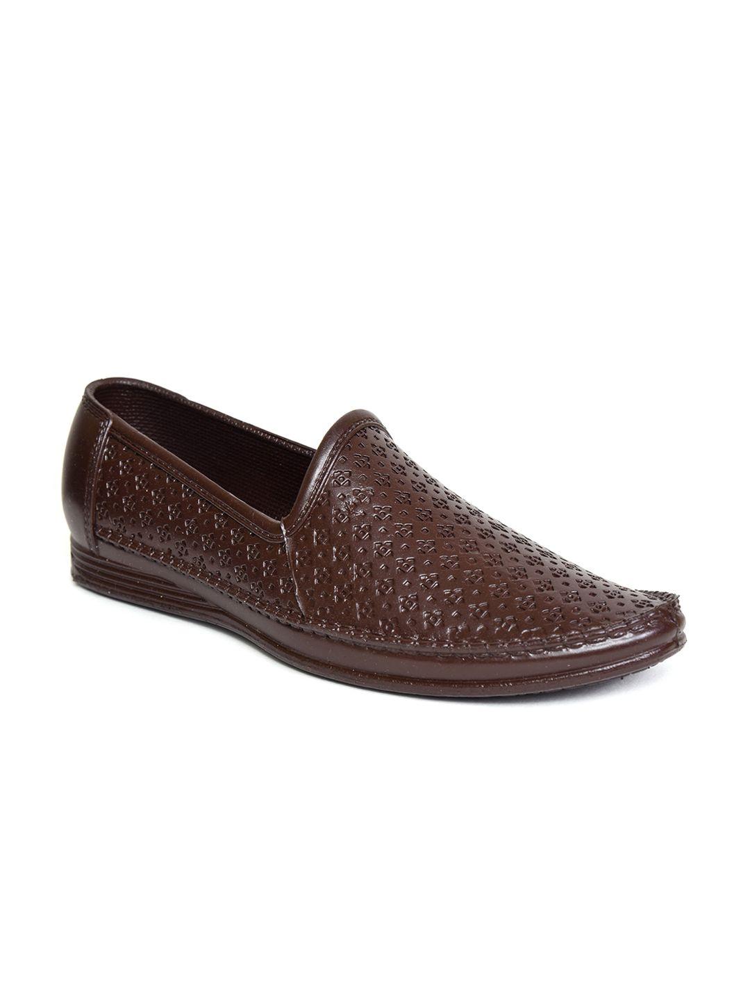 ajanta men textured lightweight mojaris