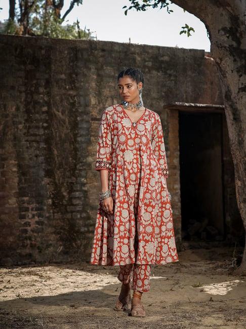 akiso brick red  printed panelled kurta with embroidery detail and straight pants set ( set of 2 )