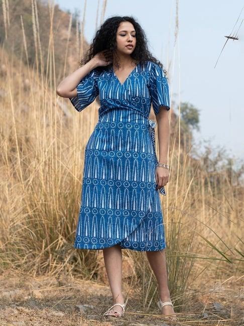 akiso neela indigo block printed wrap dress with complimenting waist tie up