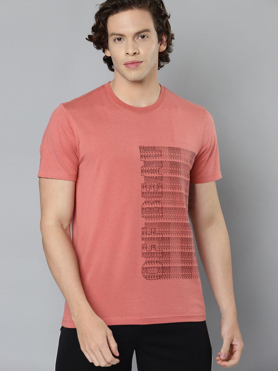 alcis men pink typography printed slim fit running t-shirt