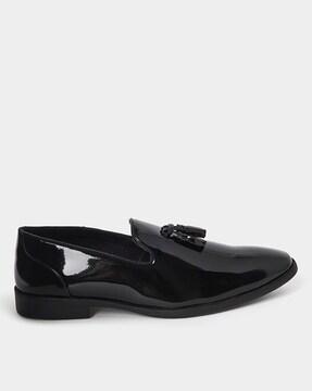 almond-toe formal loafers with tassels