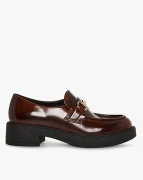 ambrose-b brown flat closed-toe shoes