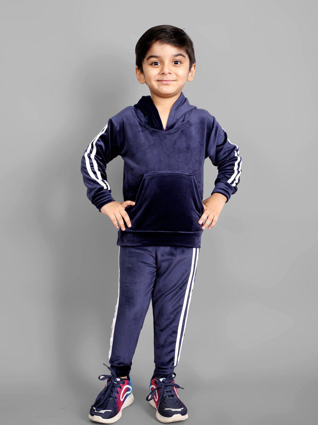ameeha-kids-solid-hooded-velvet-clothing-set