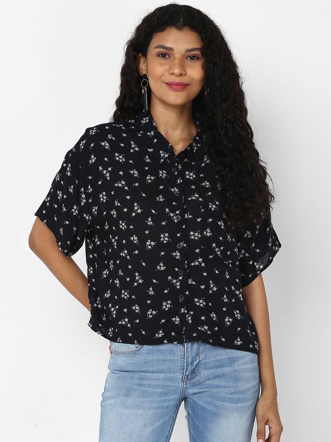american eagle outfitters women black & off-white floral printed casual shirt