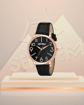 analogue watch with tang-buckle closure