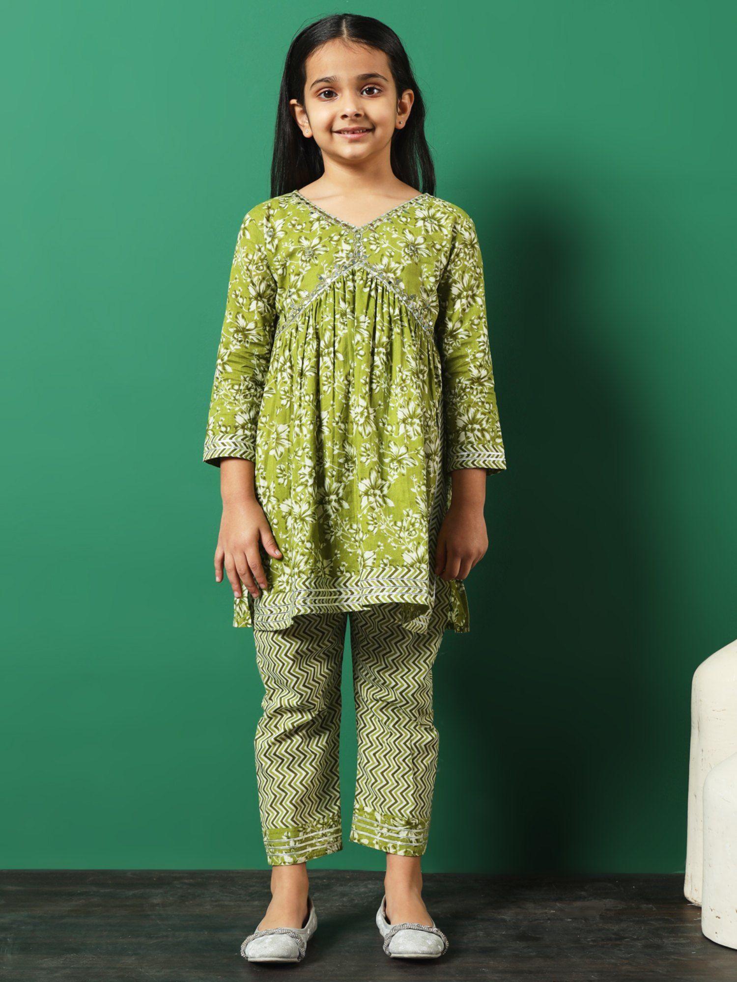 anarkali style cotton green kurti with pants (set of 2)