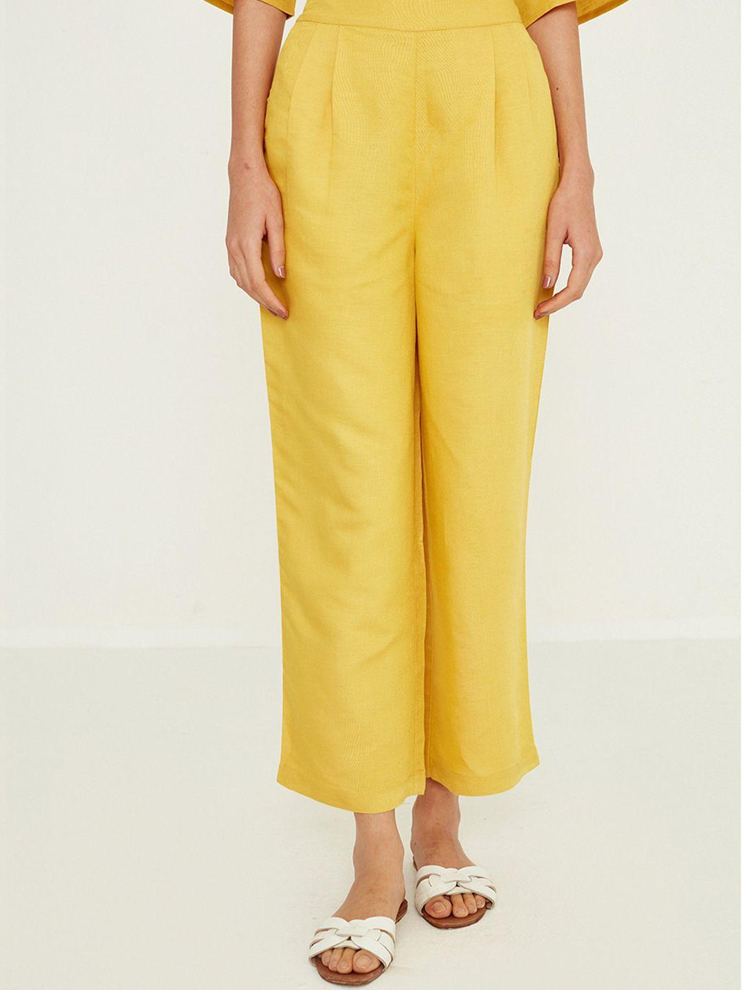ancestry women yellow pleated trousers