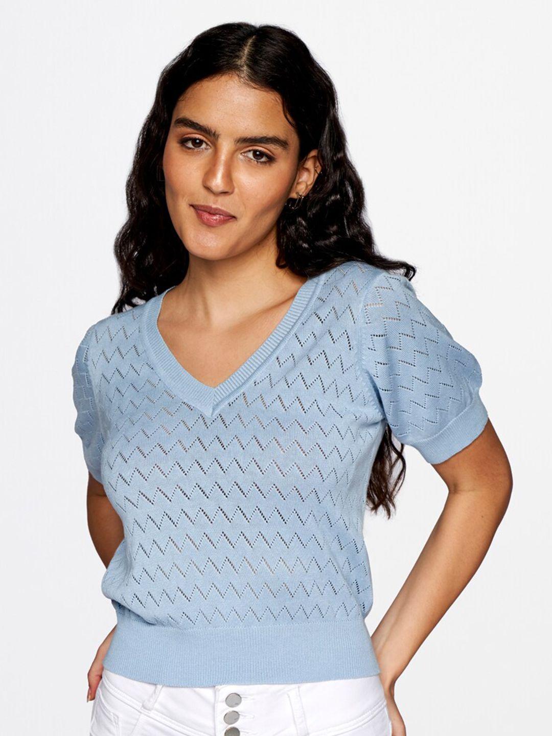 and blue solid v- neck short sleeves top