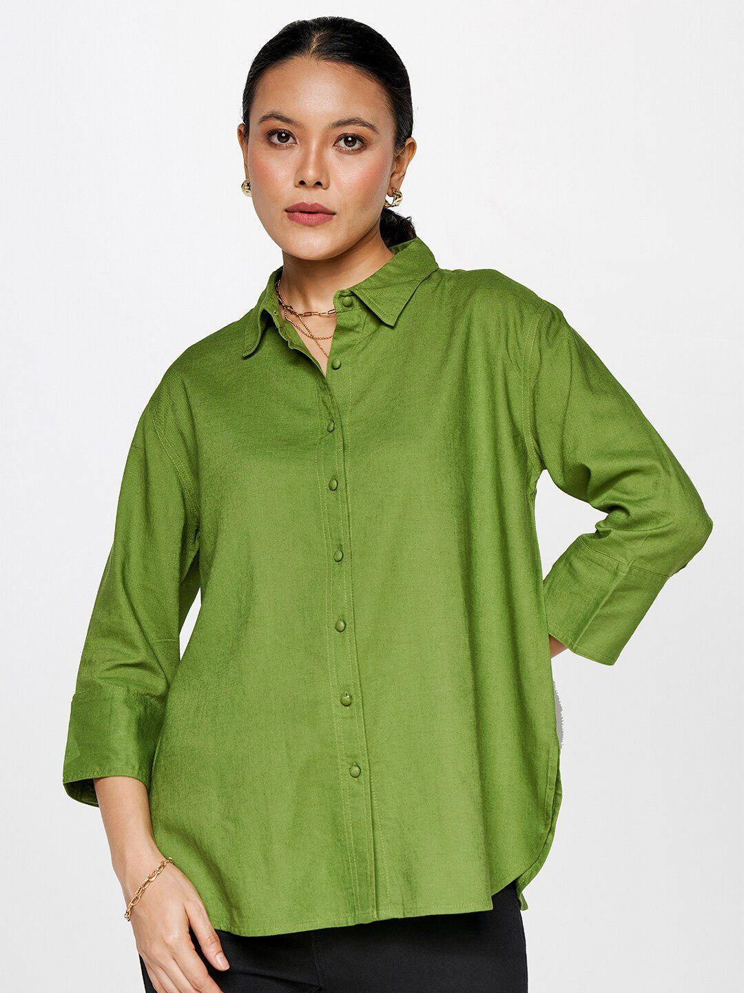 and cuffed sleeves shirt style top