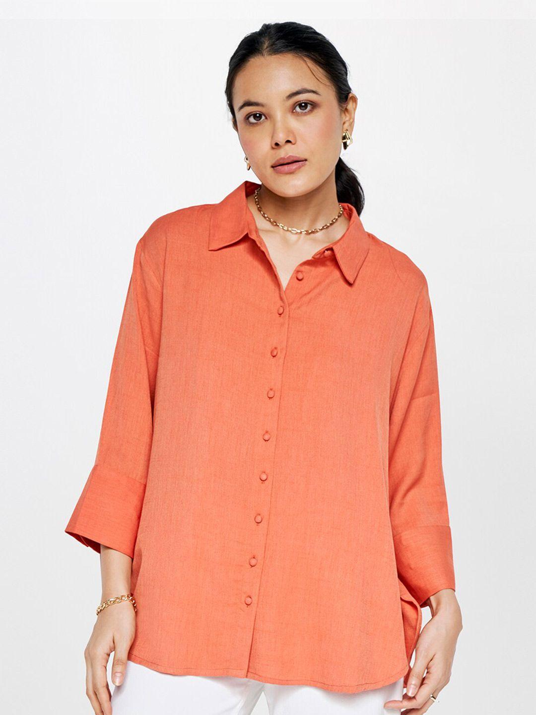 and spread collar cuffed sleeves shirt style top