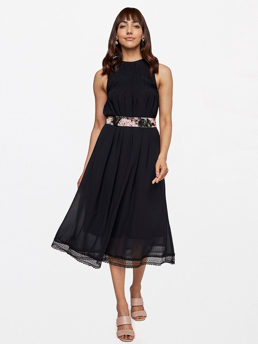 and women black solid midi dress