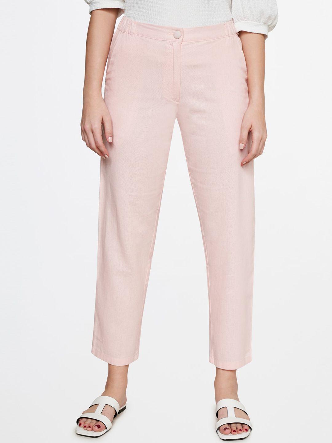 and women mid-rise tapered fit trousers