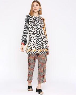 animal print round-neck top