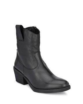 ankle boots with zip fastening